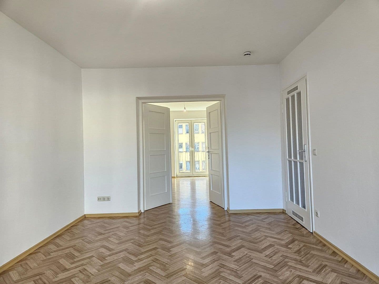 Prenájom bytu 3-izbový 69 m², Paul-Heyse-Straße 19, München, Bavorsko Prenájom bytu 3-izbový 69 m², Paul-Heyse-Straße 19, München, Bavorsko