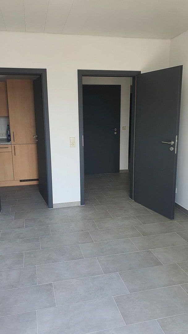 Prenájom bytu 4-izbový 88 m², Rottenburg am Neckar, Bádensko-Wurttembersko Prenájom bytu 4-izbový 88 m², Rottenburg am Neckar, Bádensko-Wurttembersko