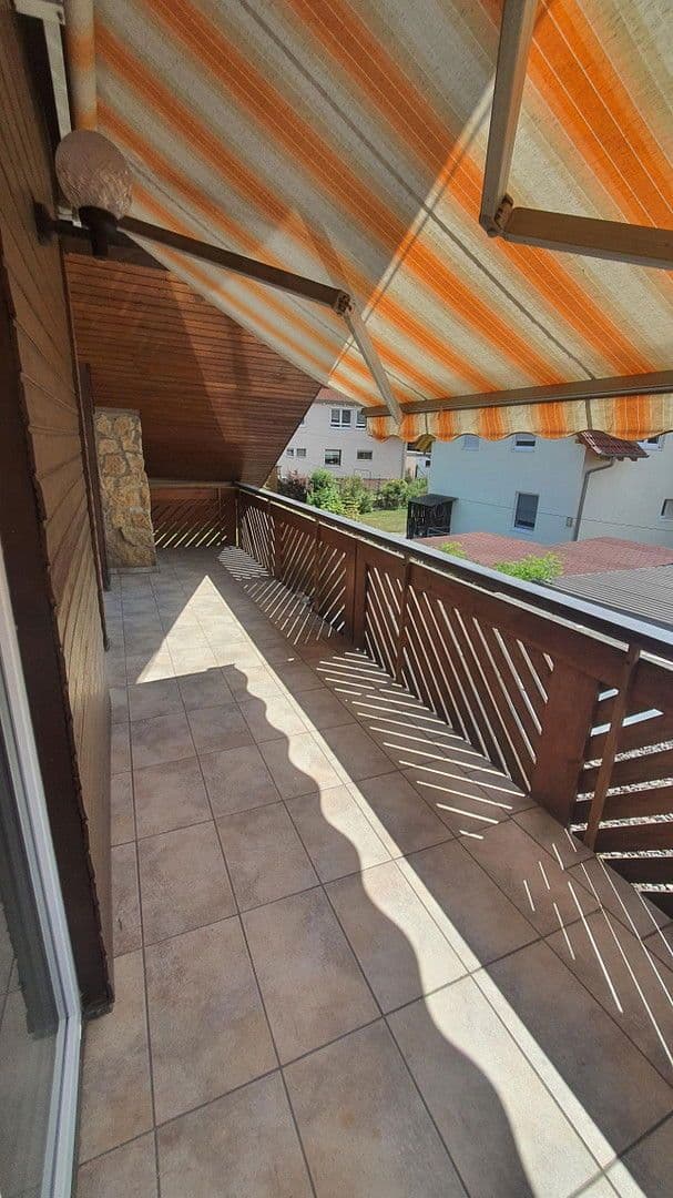 Prenájom bytu 4-izbový 88 m², Rottenburg am Neckar, Bádensko-Wurttembersko Prenájom bytu 4-izbový 88 m², Rottenburg am Neckar, Bádensko-Wurttembersko