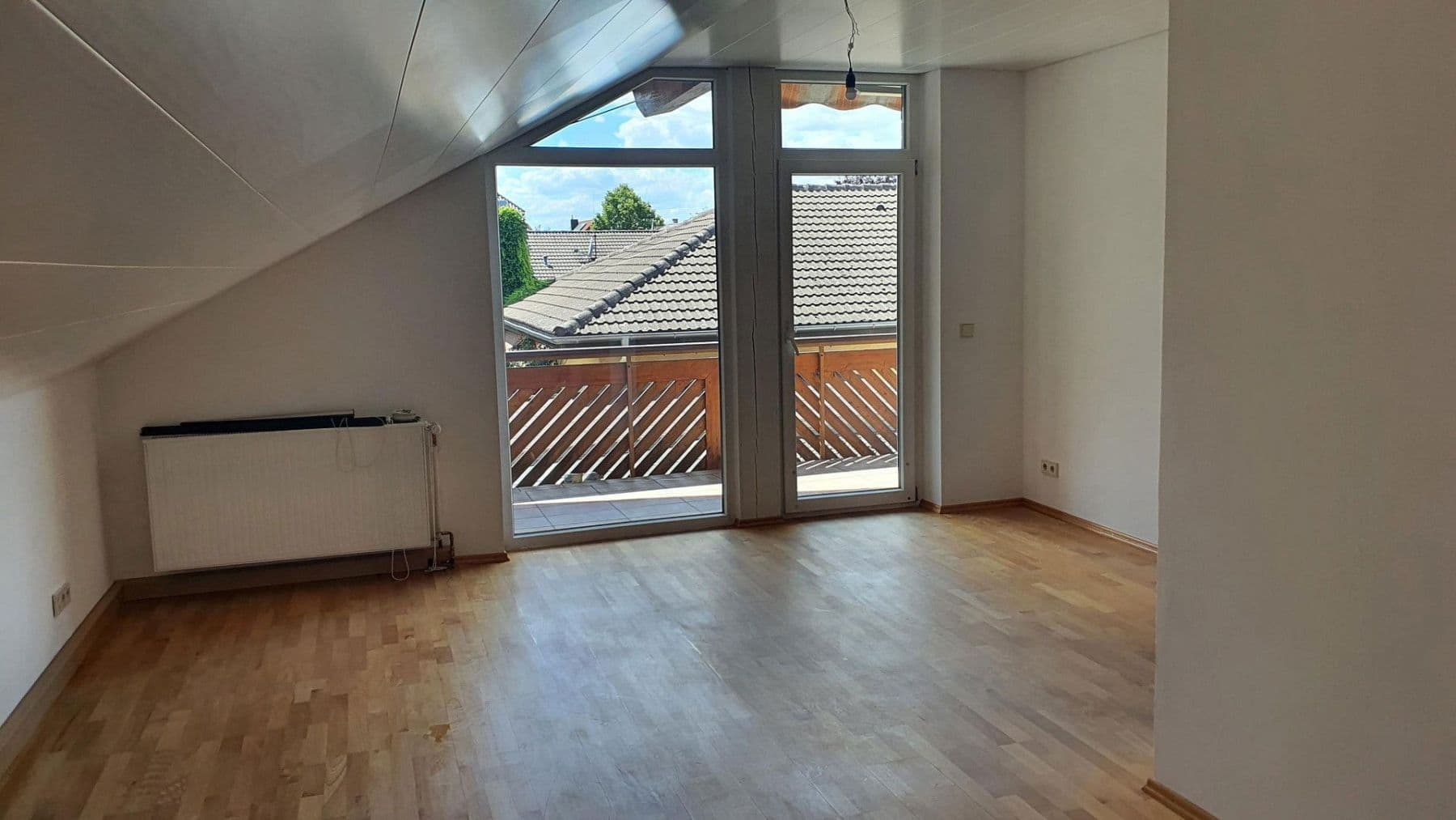 Prenájom bytu 4-izbový 88 m², Rottenburg am Neckar, Bádensko-Wurttembersko Prenájom bytu 4-izbový 88 m², Rottenburg am Neckar, Bádensko-Wurttembersko