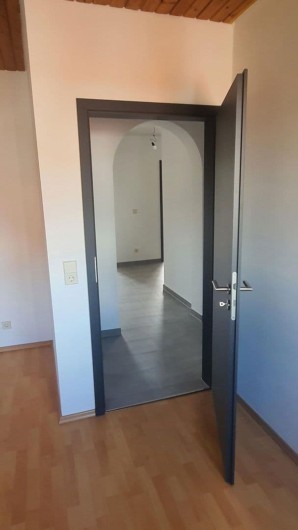 Prenájom bytu 4-izbový 88 m², Rottenburg am Neckar, Bádensko-Wurttembersko Prenájom bytu 4-izbový 88 m², Rottenburg am Neckar, Bádensko-Wurttembersko