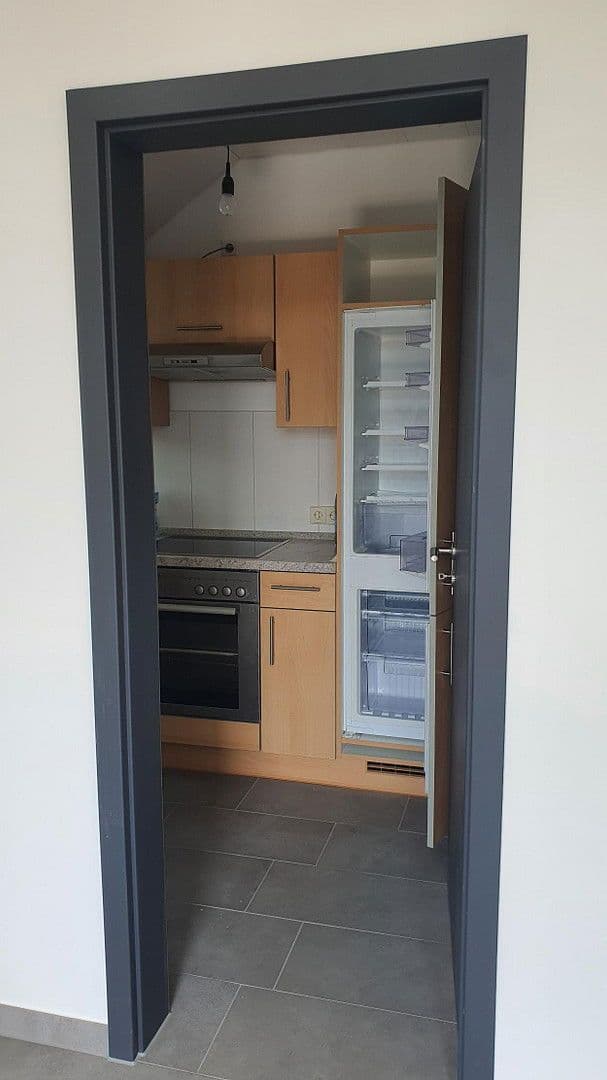 Prenájom bytu 4-izbový 88 m², Rottenburg am Neckar, Bádensko-Wurttembersko Prenájom bytu 4-izbový 88 m², Rottenburg am Neckar, Bádensko-Wurttembersko