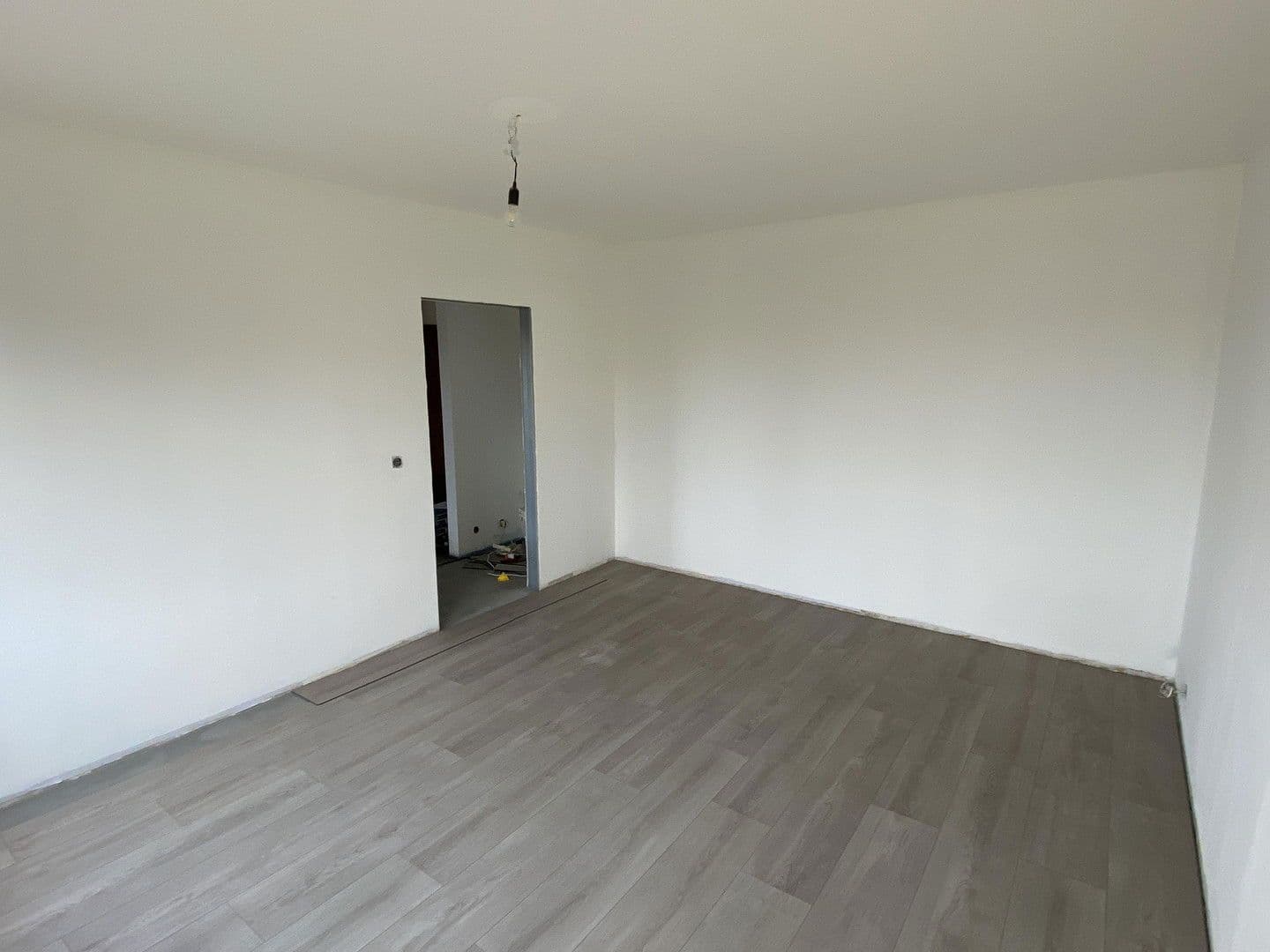Prenájom bytu 3-izbový 88 m², Taunusstein, Hesensko Prenájom bytu 3-izbový 88 m², Taunusstein, Hesensko
