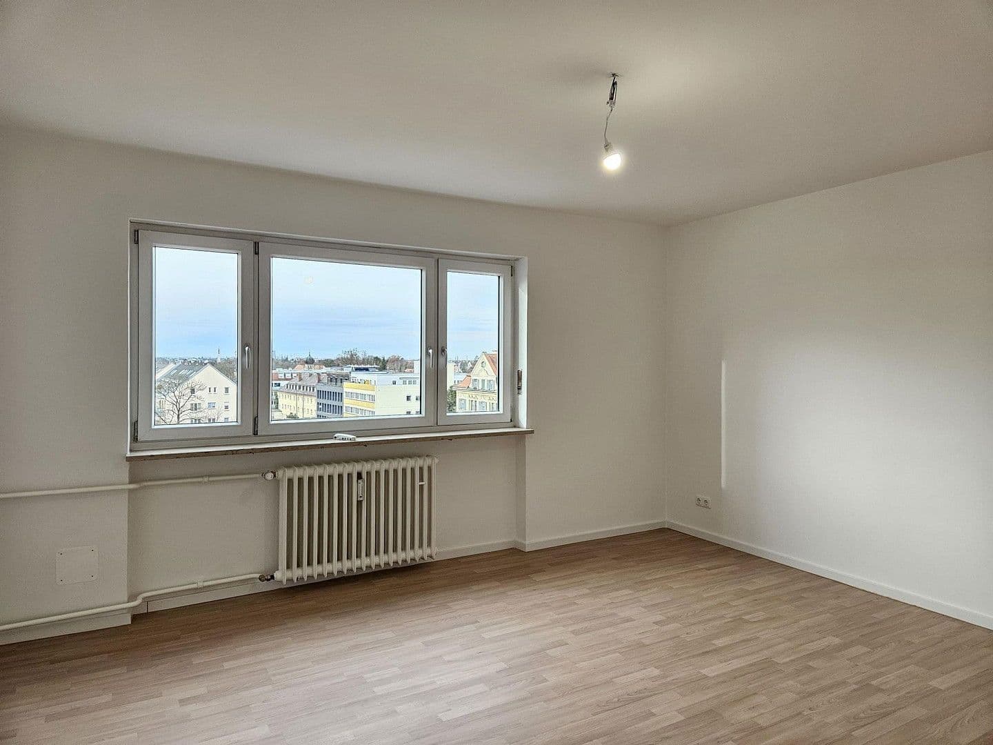 Prenájom bytu 2-izbový 68 m², Agnes-Bernauer-Straße 73, München, Bavorsko Prenájom bytu 2-izbový 68 m², Agnes-Bernauer-Straße 73, München, Bavorsko