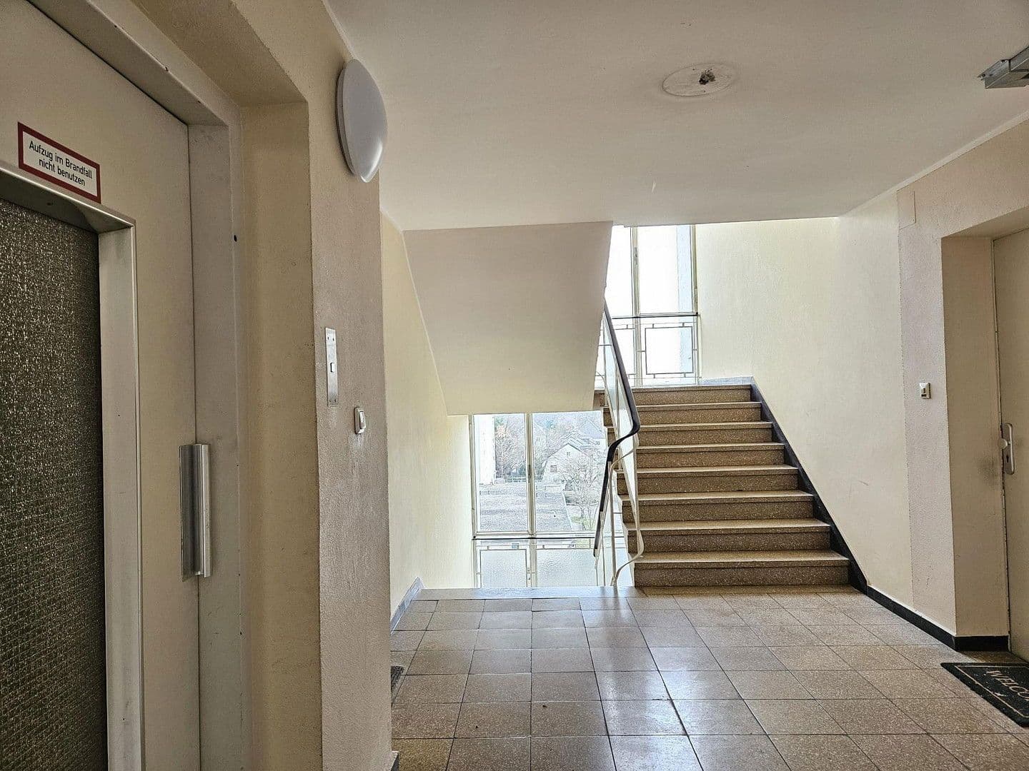 Prenájom bytu 2-izbový 68 m², Agnes-Bernauer-Straße 73, München, Bavorsko Prenájom bytu 2-izbový 68 m², Agnes-Bernauer-Straße 73, München, Bavorsko