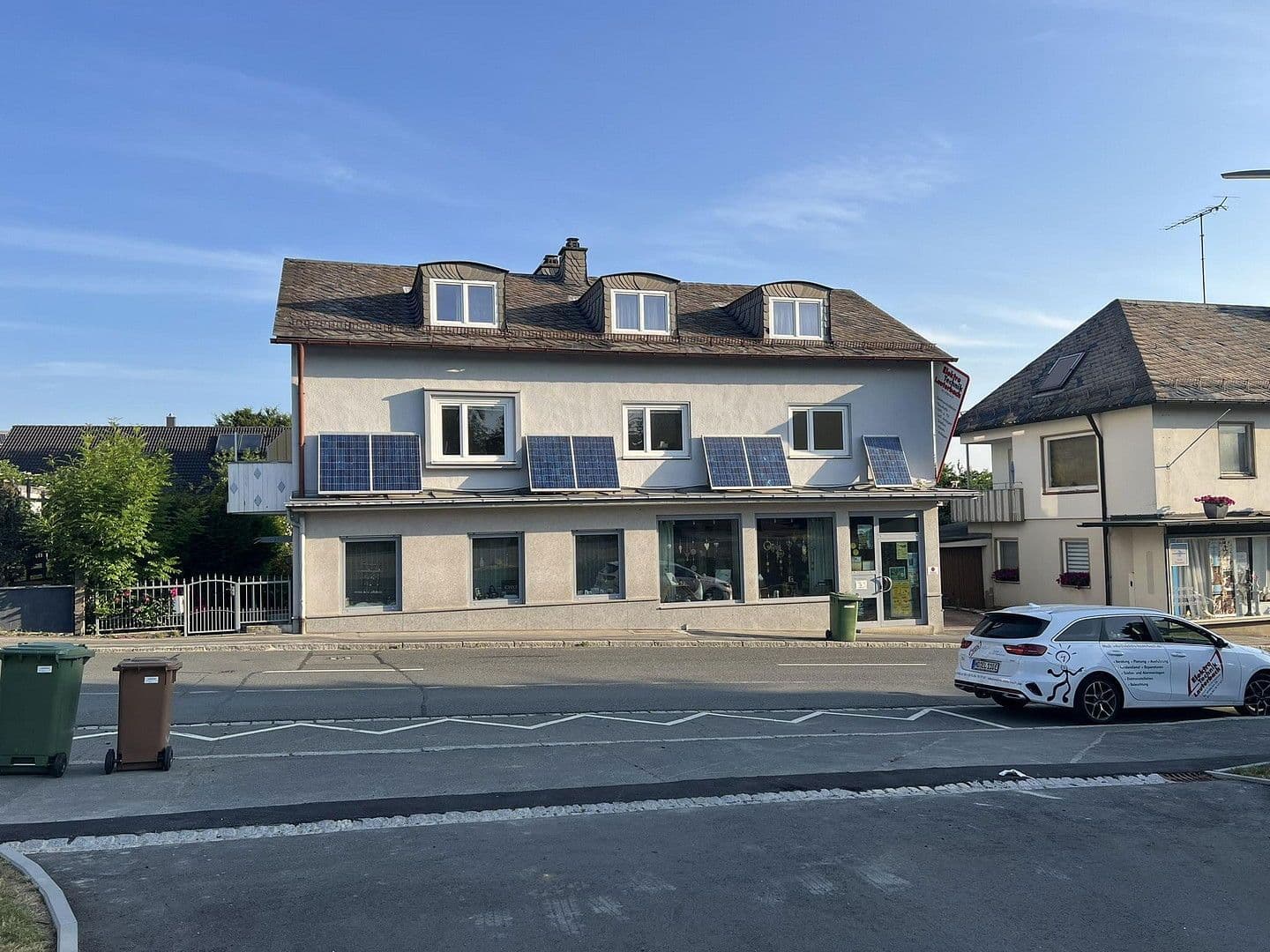 Prenájom bytu 5-izbový 95 m², Schulstraße 6, Oberkotzau, Bavorsko Prenájom bytu 5-izbový 95 m², Schulstraße 6, Oberkotzau, Bavorsko