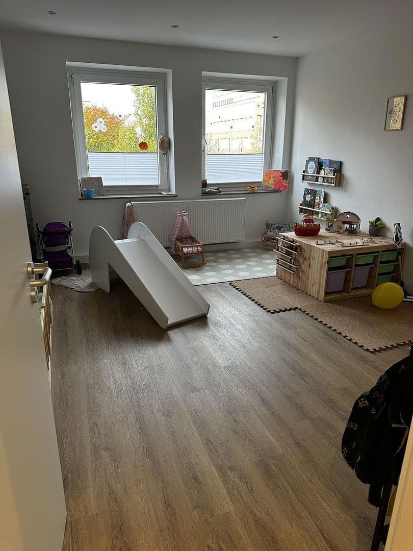 Prenájom bytu 3-izbový 85 m², Ruhrstraße 58, Witten, Severné Porýnie - Westfálsko Prenájom bytu 3-izbový 85 m², Ruhrstraße 58, Witten, Severné Porýnie - Westfálsko