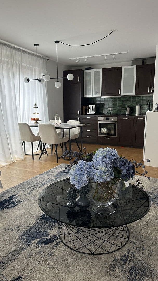 Prenájom bytu 2-izbový 64 m², München, Bavorsko Prenájom bytu 2-izbový 64 m², München, Bavorsko