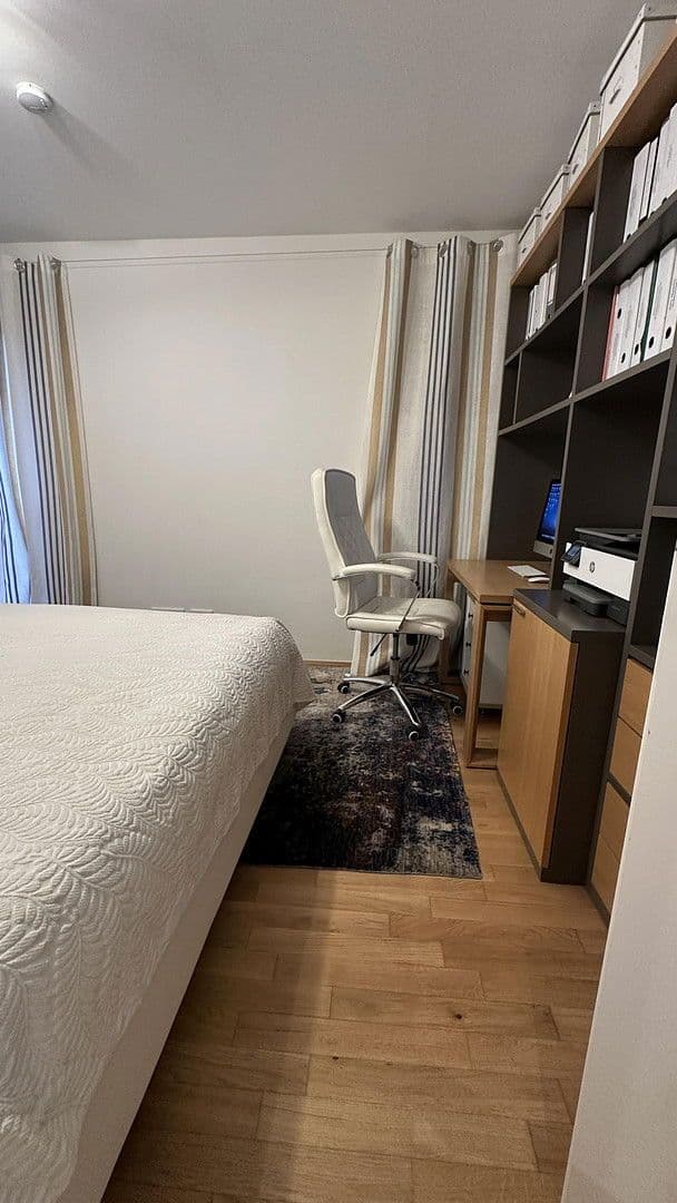 Prenájom bytu 2-izbový 64 m², München, Bavorsko Prenájom bytu 2-izbový 64 m², München, Bavorsko