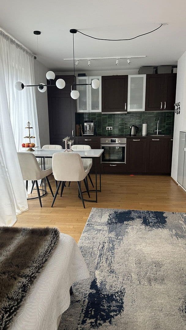 Prenájom bytu 2-izbový 64 m², München, Bavorsko Prenájom bytu 2-izbový 64 m², München, Bavorsko