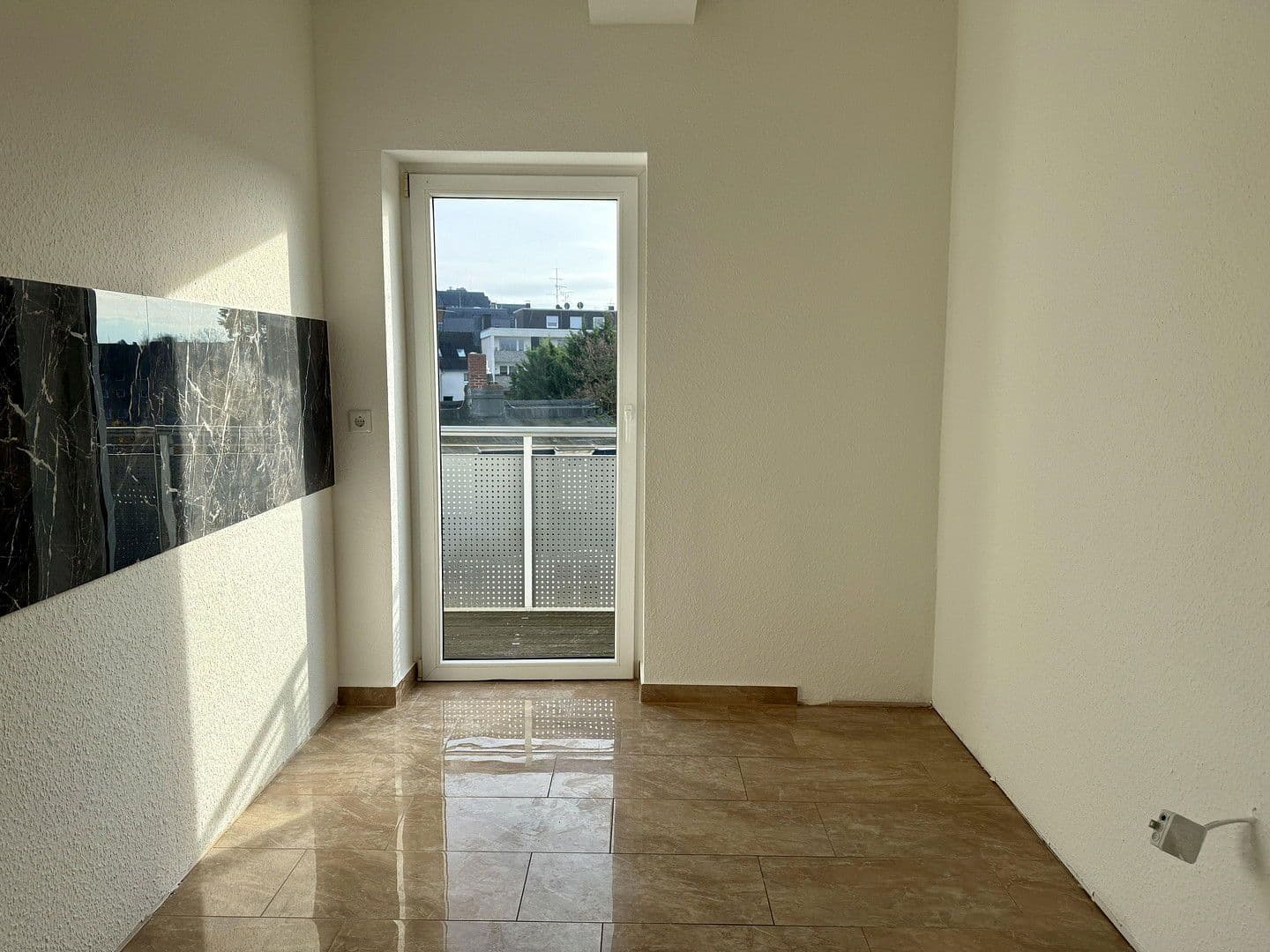 Prenájom bytu 4-izbový 80 m², Altstadtstraße 25, Leverkusen, Severné Porýnie - Westfálsko Prenájom bytu 4-izbový 80 m², Altstadtstraße 25, Leverkusen, Severné Porýnie - Westfálsko