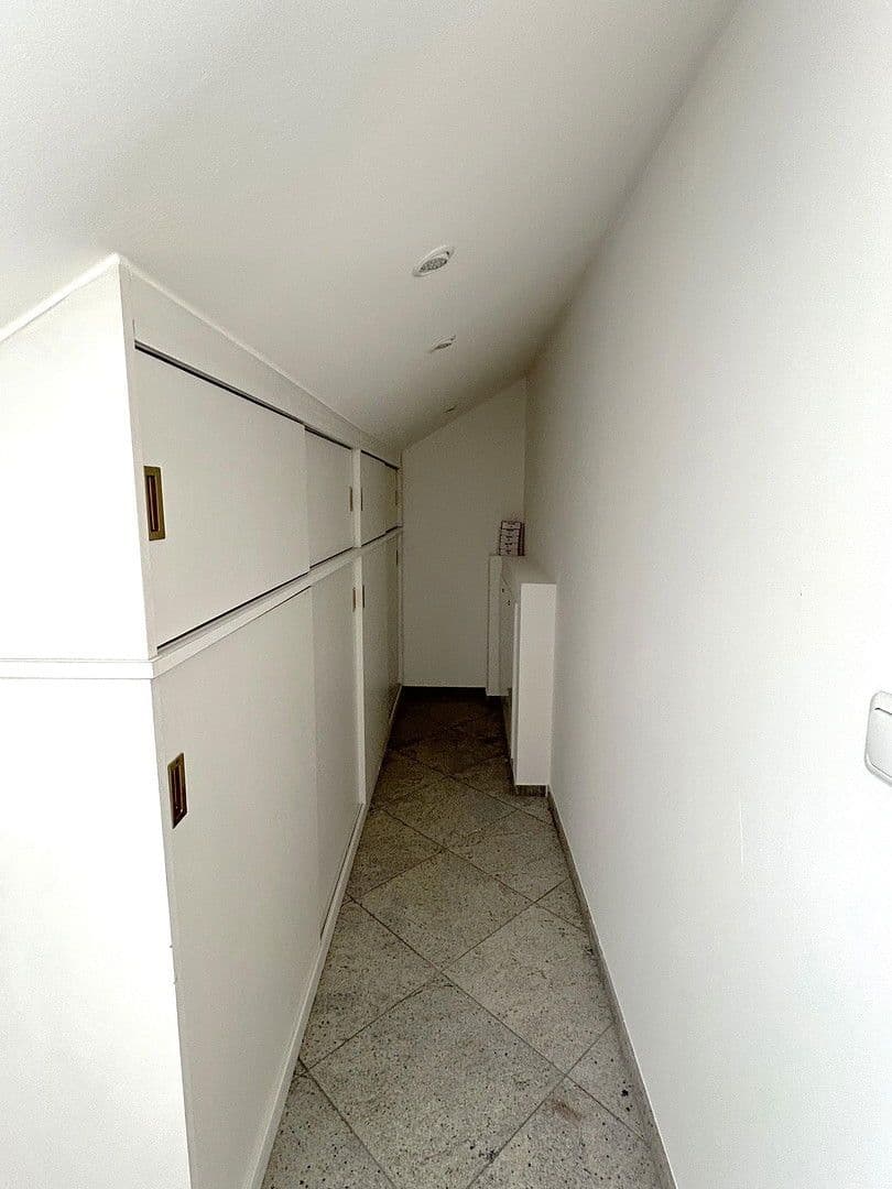 Prenájom bytu 2-izbový 63 m², Ellingerweg 98, München, Bavorsko Prenájom bytu 2-izbový 63 m², Ellingerweg 98, München, Bavorsko