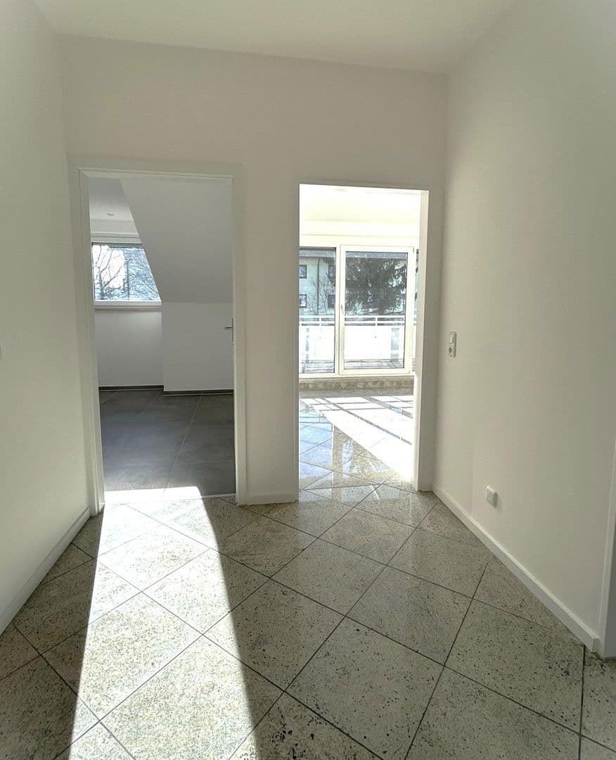 Prenájom bytu 2-izbový 63 m², Ellingerweg 98, München, Bavorsko Prenájom bytu 2-izbový 63 m², Ellingerweg 98, München, Bavorsko
