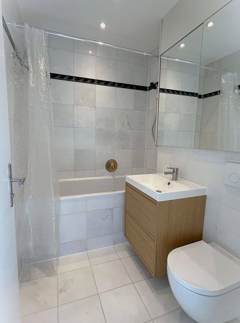 Prenájom bytu 2-izbový 63 m², Ellingerweg 98, München, Bavorsko Prenájom bytu 2-izbový 63 m², Ellingerweg 98, München, Bavorsko