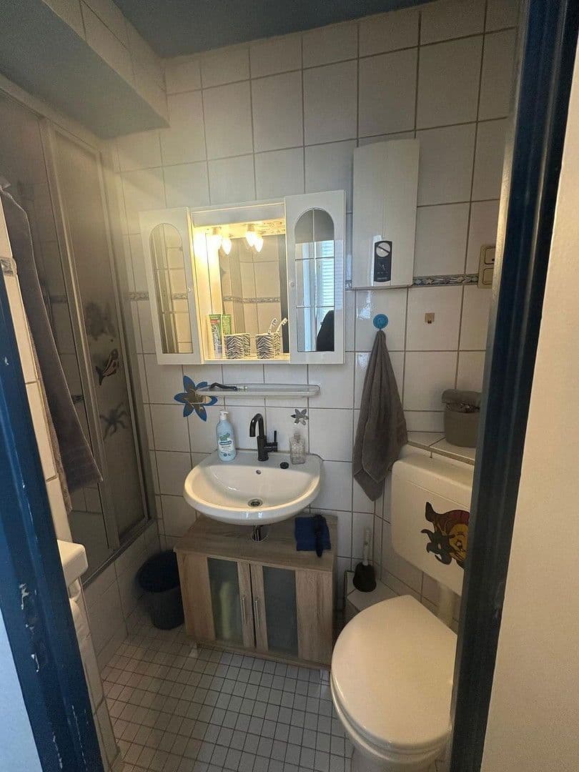 Prenájom domu 65 m², pozemek 107 m², Katharinenstraße 73, Oberhausen, Severné Porýnie - Westfálsko Prenájom domu 65 m², pozemek 107 m², Katharinenstraße 73, Oberhausen, Severné Porýnie - Westfálsko