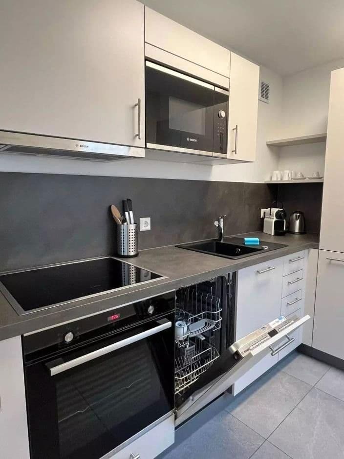 Prenájom bytu 2-izbový 40 m², Stuttgart, Bádensko-Wurttembersko Prenájom bytu 2-izbový 40 m², Stuttgart, Bádensko-Wurttembersko