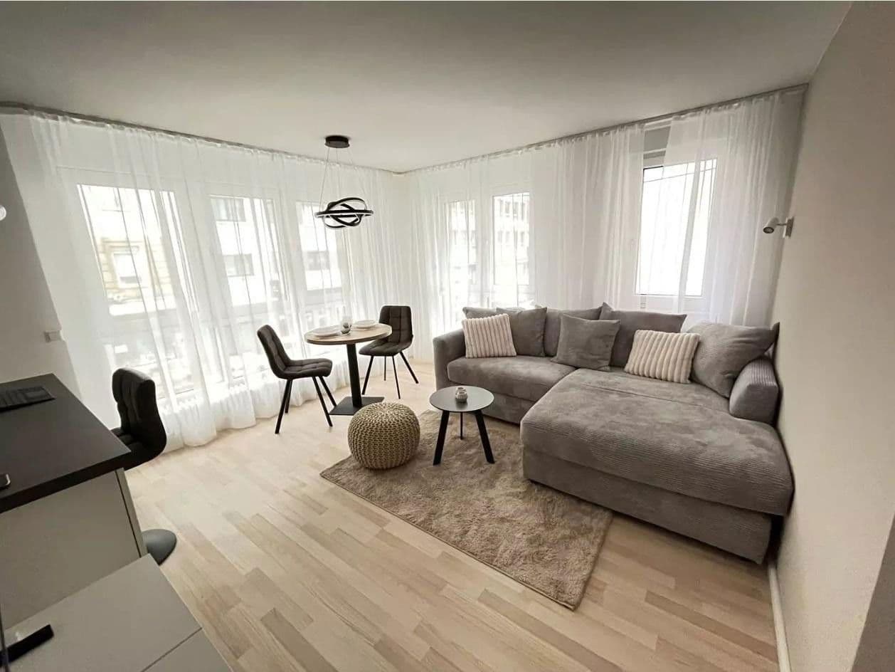 Prenájom bytu 2-izbový 40 m², Stuttgart, Bádensko-Wurttembersko Prenájom bytu 2-izbový 40 m², Stuttgart, Bádensko-Wurttembersko