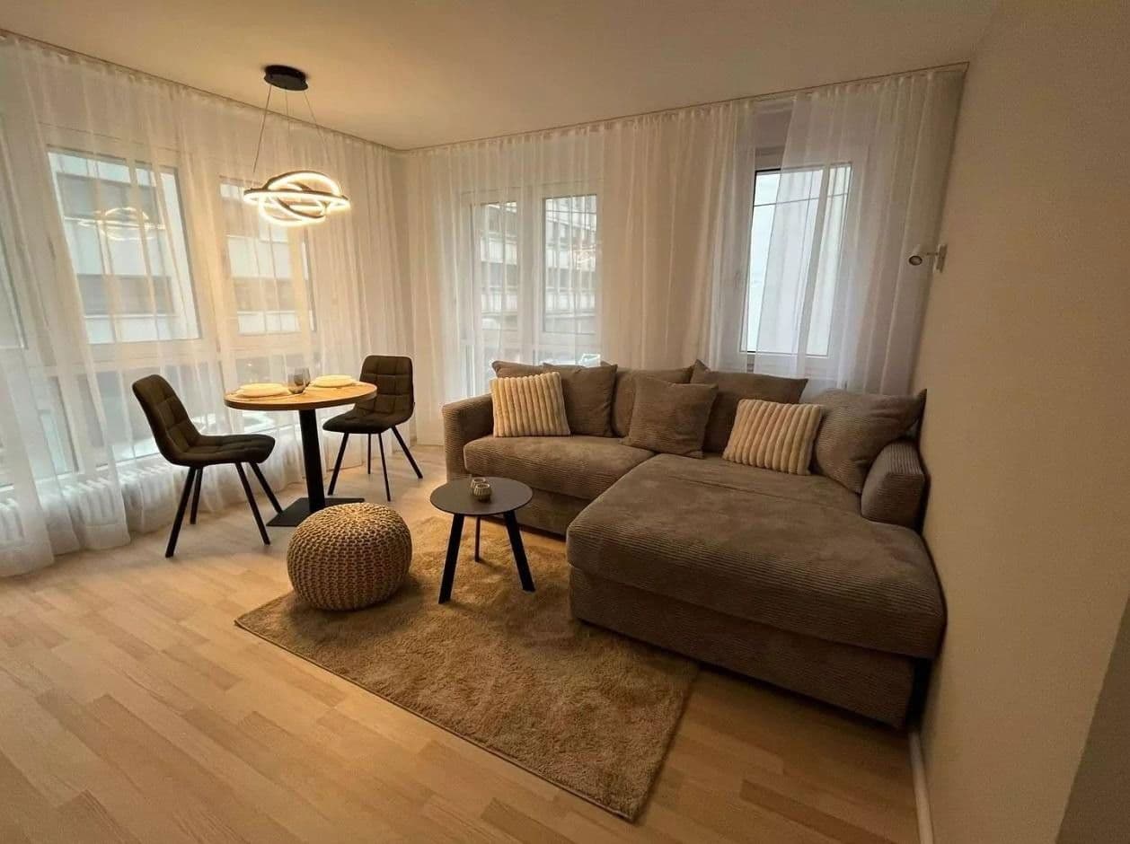 Prenájom bytu 2-izbový 40 m², Stuttgart, Bádensko-Wurttembersko Prenájom bytu 2-izbový 40 m², Stuttgart, Bádensko-Wurttembersko