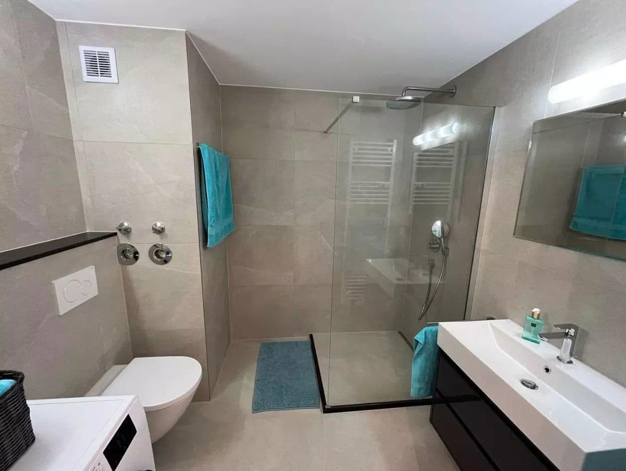 Prenájom bytu 2-izbový 40 m², Stuttgart, Bádensko-Wurttembersko Prenájom bytu 2-izbový 40 m², Stuttgart, Bádensko-Wurttembersko