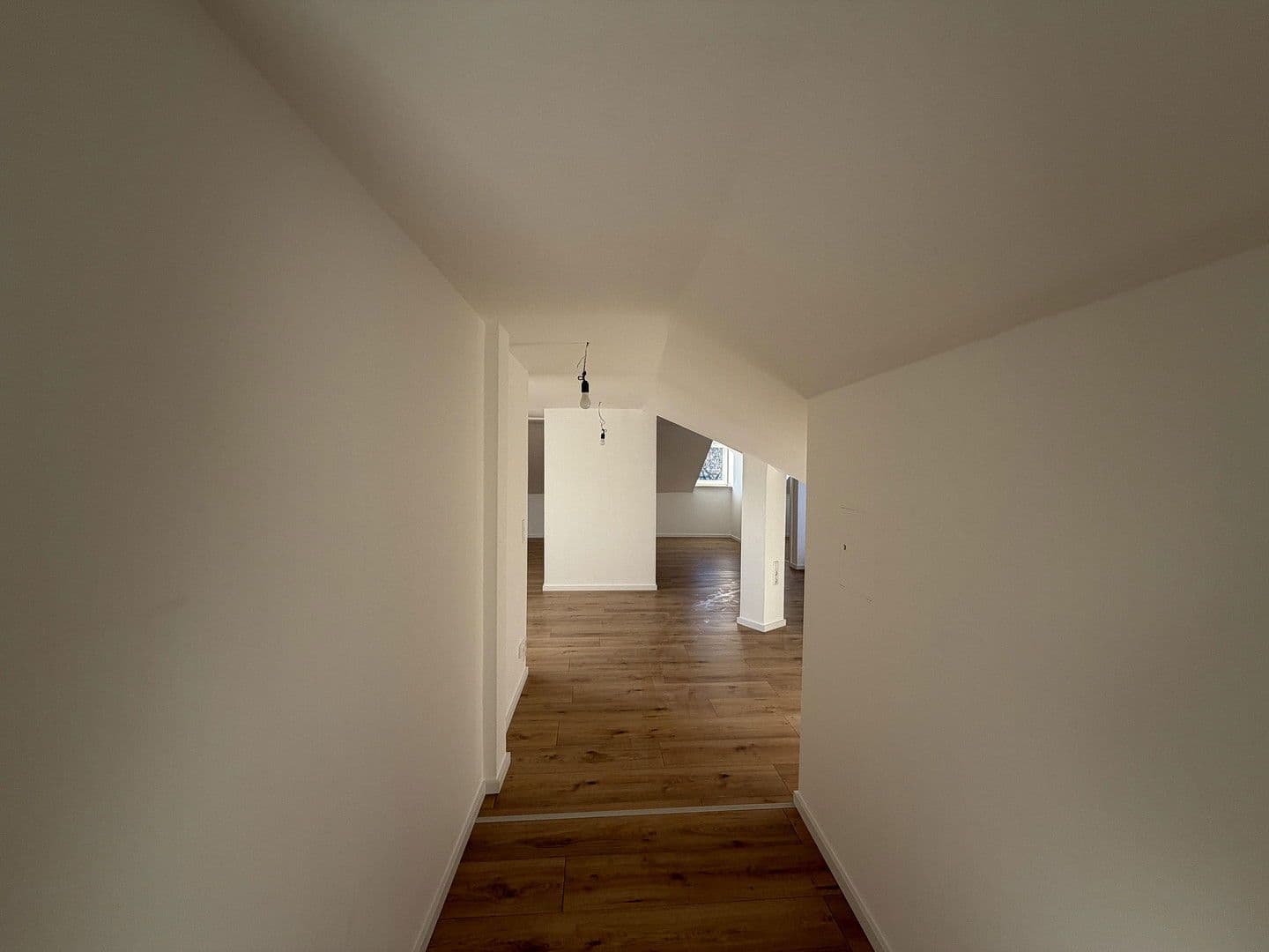 Prenájom bytu 4-izbový 119 m², Pirckheimerstraße, Nürnberg, Bavorsko Prenájom bytu 4-izbový 119 m², Pirckheimerstraße, Nürnberg, Bavorsko