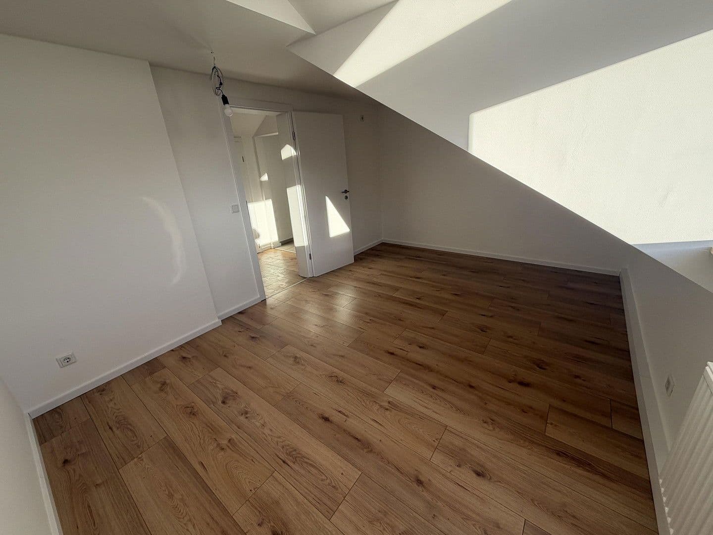 Prenájom bytu 4-izbový 119 m², Pirckheimerstraße, Nürnberg, Bavorsko Prenájom bytu 4-izbový 119 m², Pirckheimerstraße, Nürnberg, Bavorsko