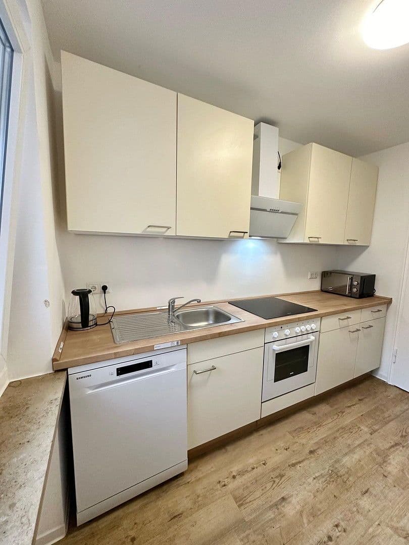 Prenájom bytu 110 m², Euler-Chelpin-Str, Augsburg, Bavorsko Prenájom bytu 110 m², Euler-Chelpin-Str, Augsburg, Bavorsko