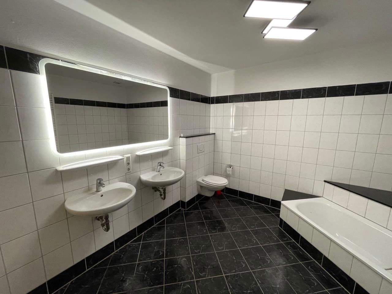 Prenájom bytu 3-izbový 98 m², Bremer Straße 2, Löningen, Dolné Sasko Prenájom bytu 3-izbový 98 m², Bremer Straße 2, Löningen, Dolné Sasko