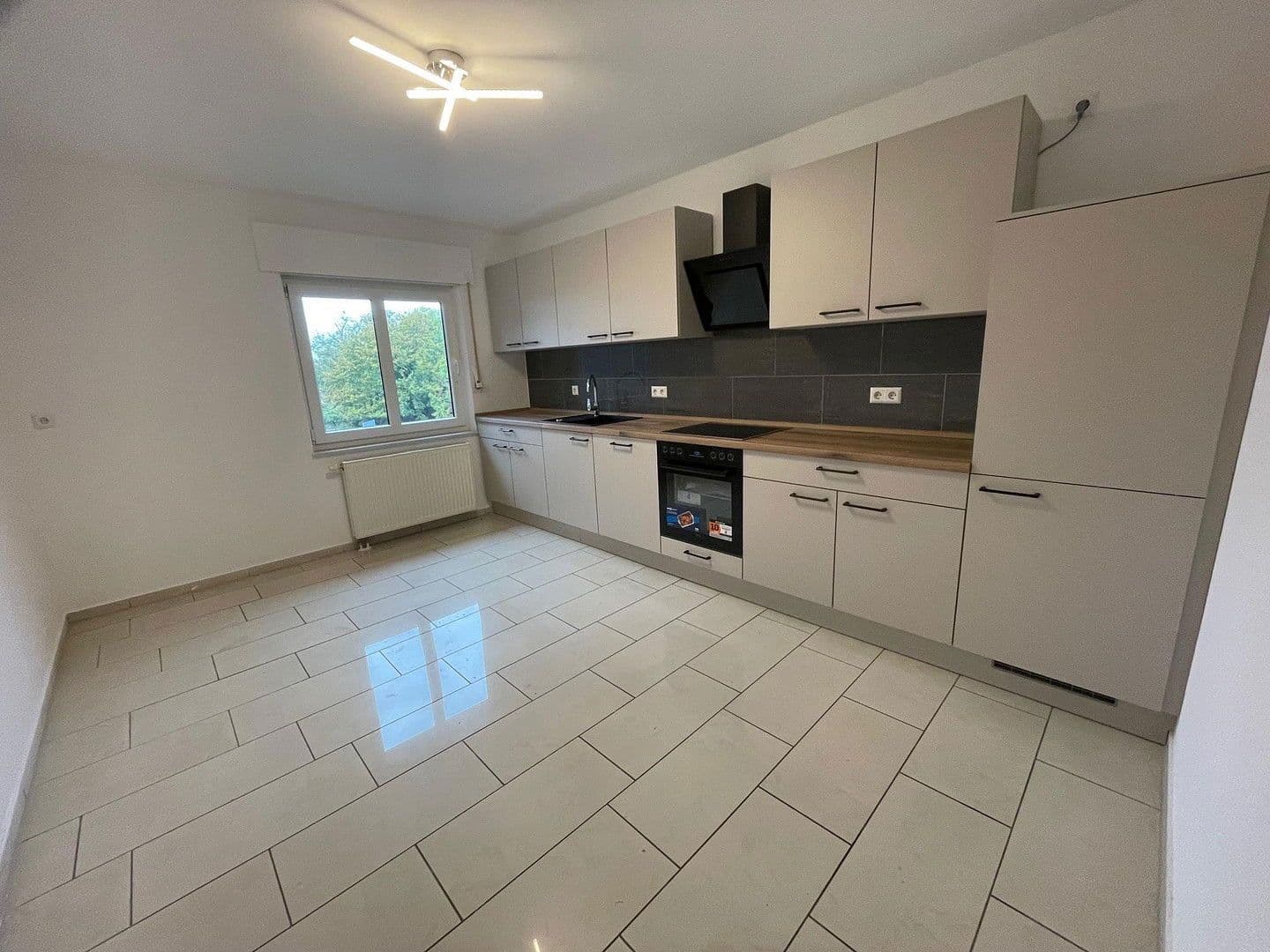 Prenájom bytu 3-izbový 98 m², Bremer Straße 2, Löningen, Dolné Sasko Prenájom bytu 3-izbový 98 m², Bremer Straße 2, Löningen, Dolné Sasko