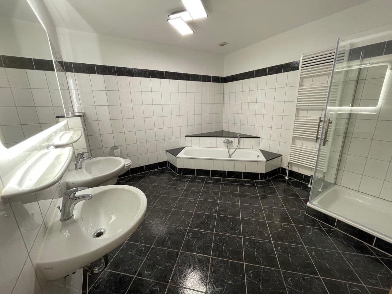 Prenájom bytu 3-izbový 98 m², Bremer Straße 2, Löningen, Dolné Sasko Prenájom bytu 3-izbový 98 m², Bremer Straße 2, Löningen, Dolné Sasko