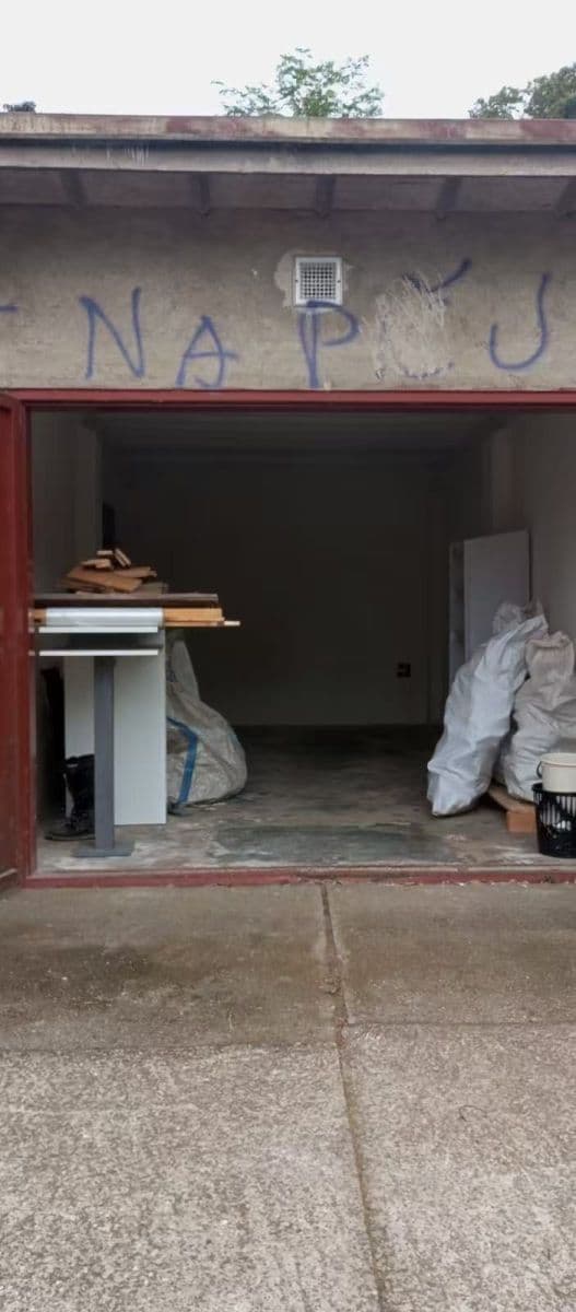 Prenájom garáže 18 m², Růmy, Zlín, Zlínský kraj Prenájom garáže 18 m², Růmy, Zlín, Zlínský kraj