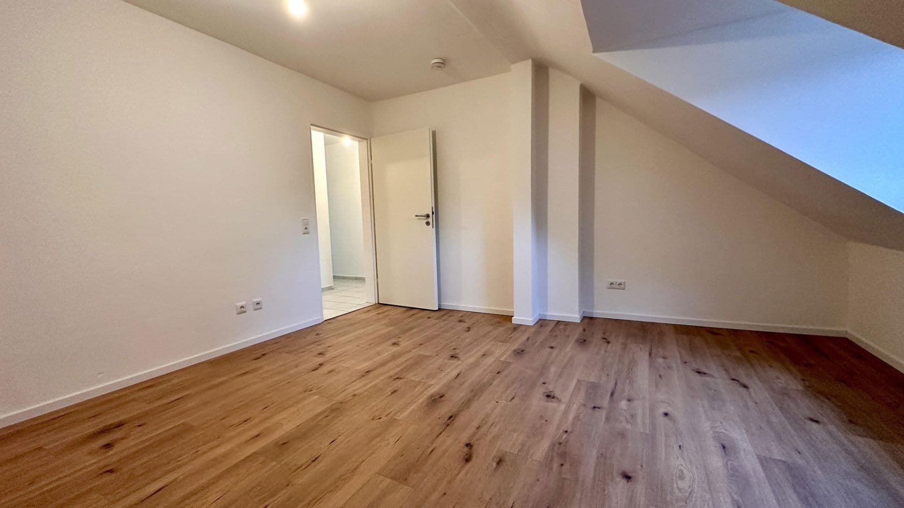 Prenájom bytu 2-izbový 52 m², Kiel, Šlezvicko-Holštajnsko Prenájom bytu 2-izbový 52 m², Kiel, Šlezvicko-Holštajnsko