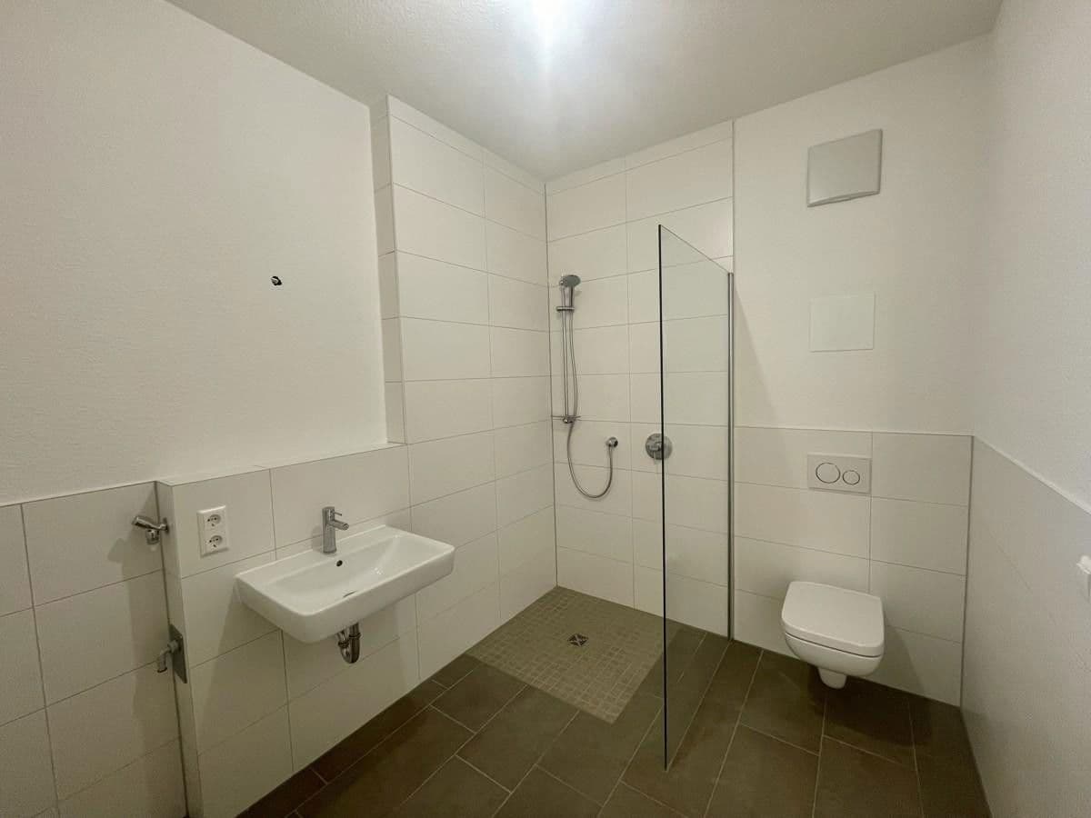 Prenájom bytu 2-izbový 78 m², Karlsruhe, Bádensko-Wurttembersko Prenájom bytu 2-izbový 78 m², Karlsruhe, Bádensko-Wurttembersko