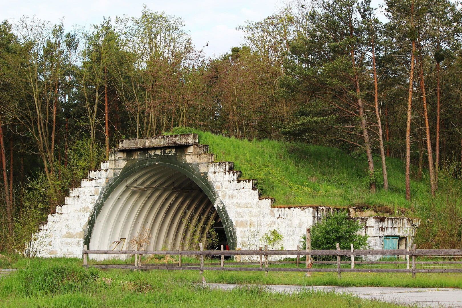 Predaj nebytového priestoru 4.300 m², Lindenstraße 15, Neuhardenberg, Brandenbursko Predaj nebytového priestoru 4.300 m², Lindenstraße 15, Neuhardenberg, Brandenbursko