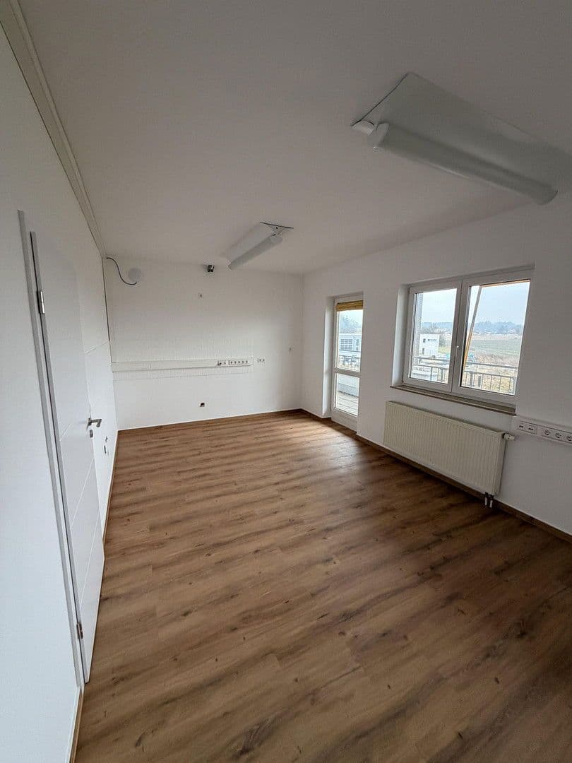 Prenájom kancelárie 190 m², Bellenberg, Bavorsko Prenájom kancelárie 190 m², Bellenberg, Bavorsko