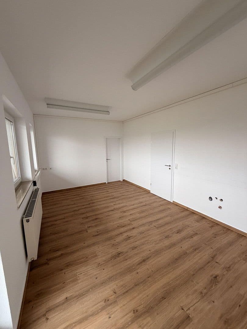 Prenájom kancelárie 190 m², Bellenberg, Bavorsko Prenájom kancelárie 190 m², Bellenberg, Bavorsko