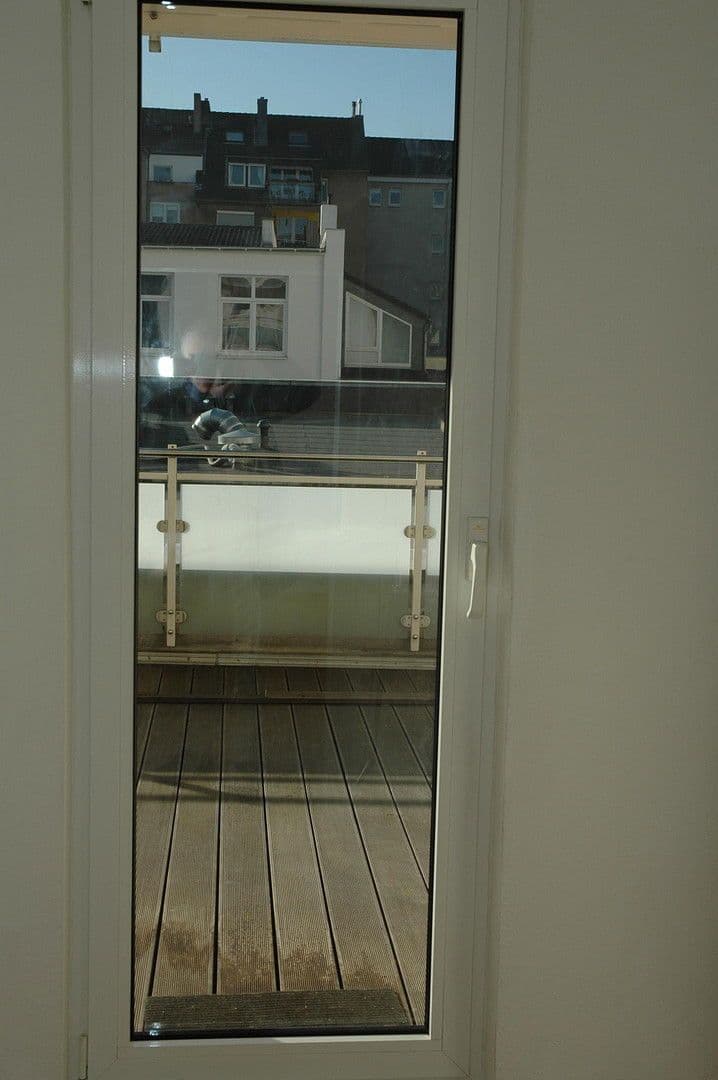 Prenájom bytu 3-izbový 95 m², Corneliusstr. 1, Düsseldorf, Severné Porýnie - Westfálsko Prenájom bytu 3-izbový 95 m², Corneliusstr. 1, Düsseldorf, Severné Porýnie - Westfálsko