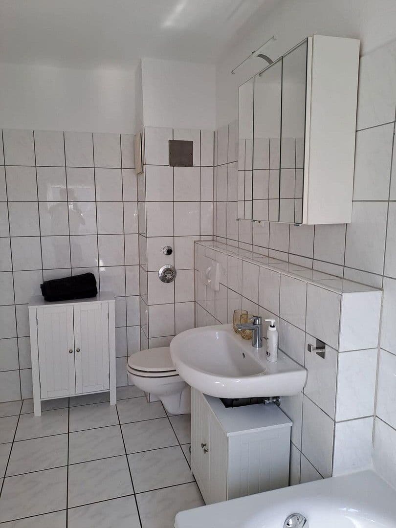 Prenájom bytu 1-izbový 35 m², Düsseldorf, Severné Porýnie - Westfálsko Prenájom bytu 1-izbový 35 m², Düsseldorf, Severné Porýnie - Westfálsko