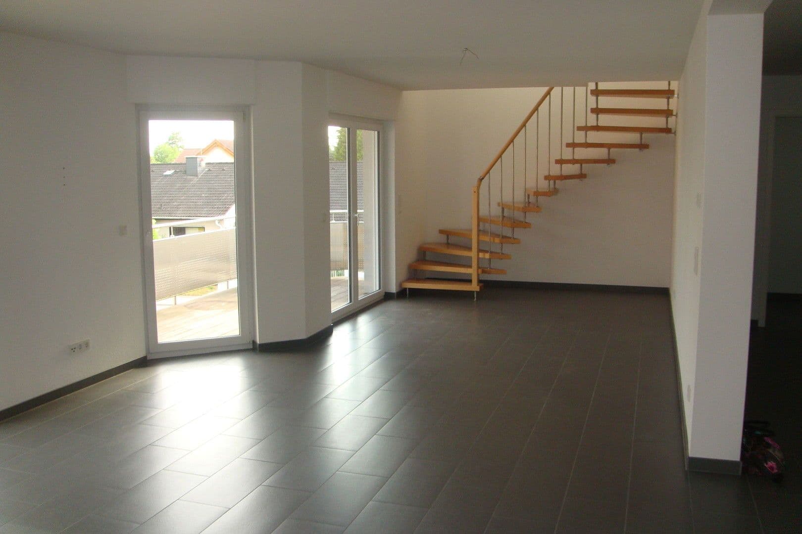 Prenájom bytu 4-izbový 135 m², Erzhausen, Hesensko Prenájom bytu 4-izbový 135 m², Erzhausen, Hesensko