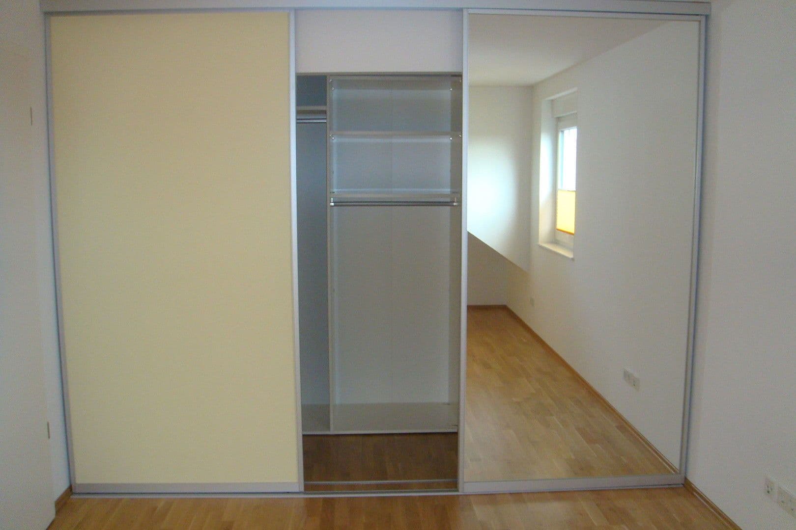 Prenájom bytu 4-izbový 135 m², Erzhausen, Hesensko Prenájom bytu 4-izbový 135 m², Erzhausen, Hesensko