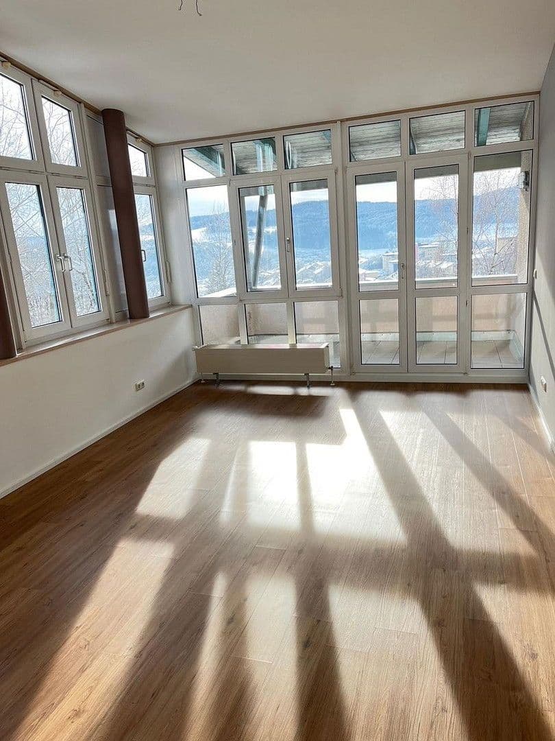 Prenájom bytu 5-izbový 100 m², Zwiesel, Bavorsko Prenájom bytu 5-izbový 100 m², Zwiesel, Bavorsko