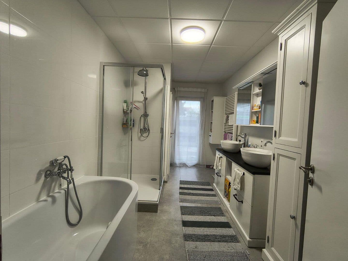 Prenájom bytu 4-izbový 115 m², Bammental, Bádensko-Wurttembersko Prenájom bytu 4-izbový 115 m², Bammental, Bádensko-Wurttembersko