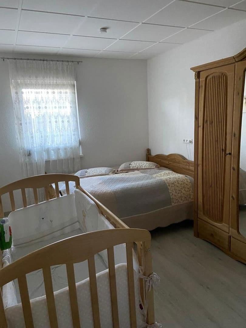 Prenájom bytu 4-izbový 115 m², Bammental, Bádensko-Wurttembersko Prenájom bytu 4-izbový 115 m², Bammental, Bádensko-Wurttembersko