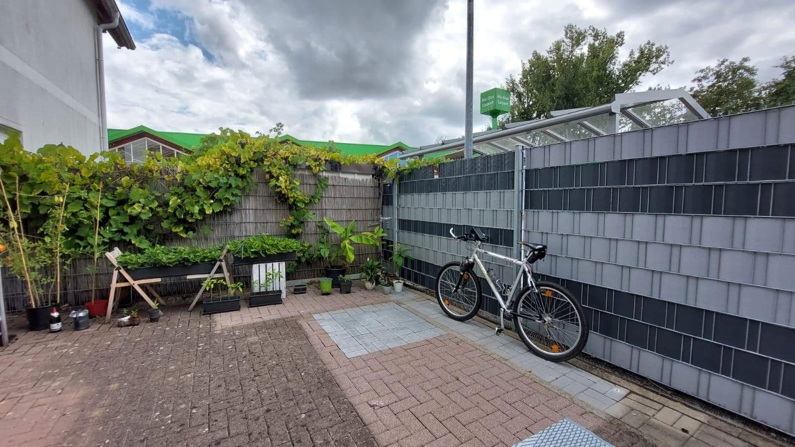 Prenájom bytu 4-izbový 115 m², Bammental, Bádensko-Wurttembersko Prenájom bytu 4-izbový 115 m², Bammental, Bádensko-Wurttembersko