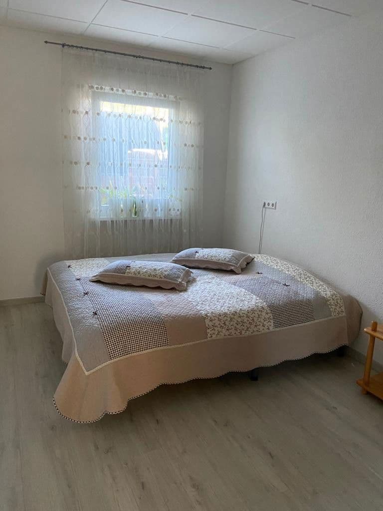 Prenájom bytu 4-izbový 115 m², Bammental, Bádensko-Wurttembersko Prenájom bytu 4-izbový 115 m², Bammental, Bádensko-Wurttembersko