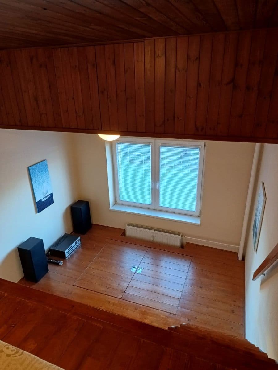 Prenájom bytu 1-izbový 37 m², Štúrova, Praha, Praha Prenájom bytu 1-izbový 37 m², Štúrova, Praha, Praha