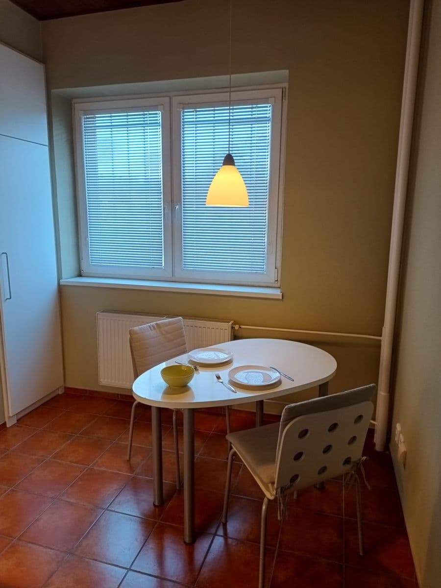 Prenájom bytu 1-izbový 37 m², Štúrova, Praha, Praha Prenájom bytu 1-izbový 37 m², Štúrova, Praha, Praha