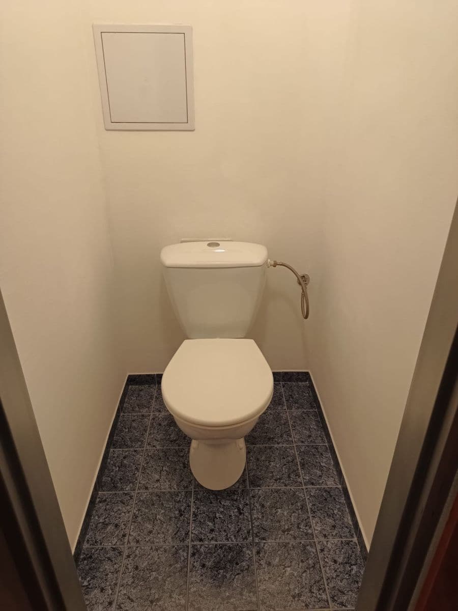 Prenájom bytu 1-izbový 37 m², Štúrova, Praha, Praha Prenájom bytu 1-izbový 37 m², Štúrova, Praha, Praha