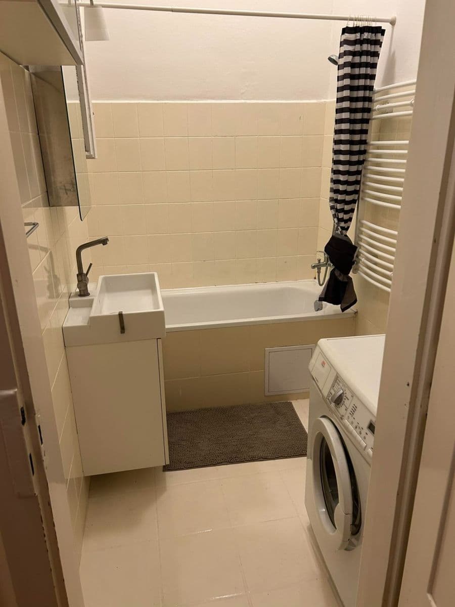 Prenájom bytu 2-izbový 50 m², Na Folimance, Praha, Praha Prenájom bytu 2-izbový 50 m², Na Folimance, Praha, Praha