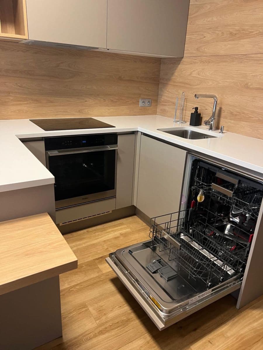 Prenájom bytu 2-izbový 67 m², Kurta Konráda, Praha, Praha Prenájom bytu 2-izbový 67 m², Kurta Konráda, Praha, Praha