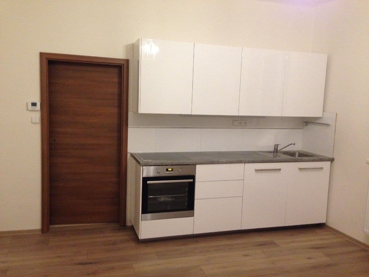 Prenájom bytu 2-izbový 48 m², Adamovská, Praha, Praha Prenájom bytu 2-izbový 48 m², Adamovská, Praha, Praha